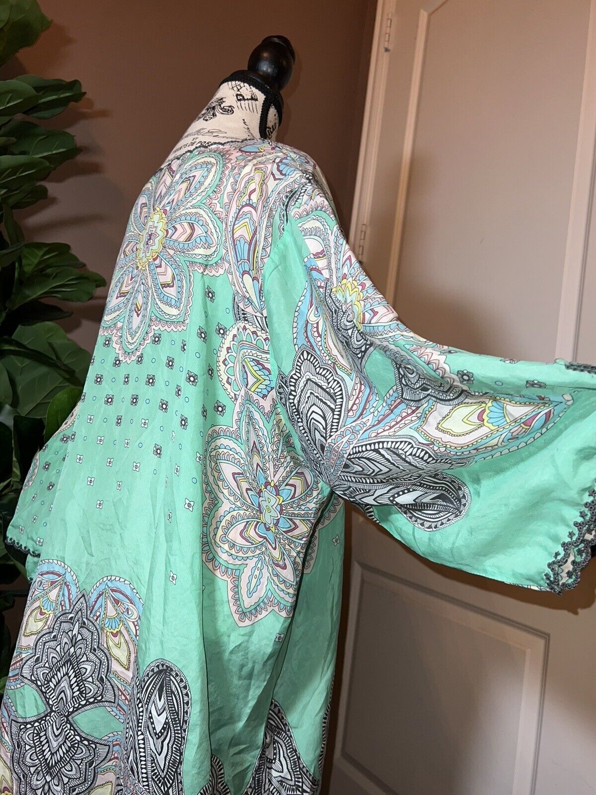 Johnny Was XXL 2X 2XL 100% Silk Long Sleeve Tunic Top Kimono Soft Green Exc Cond