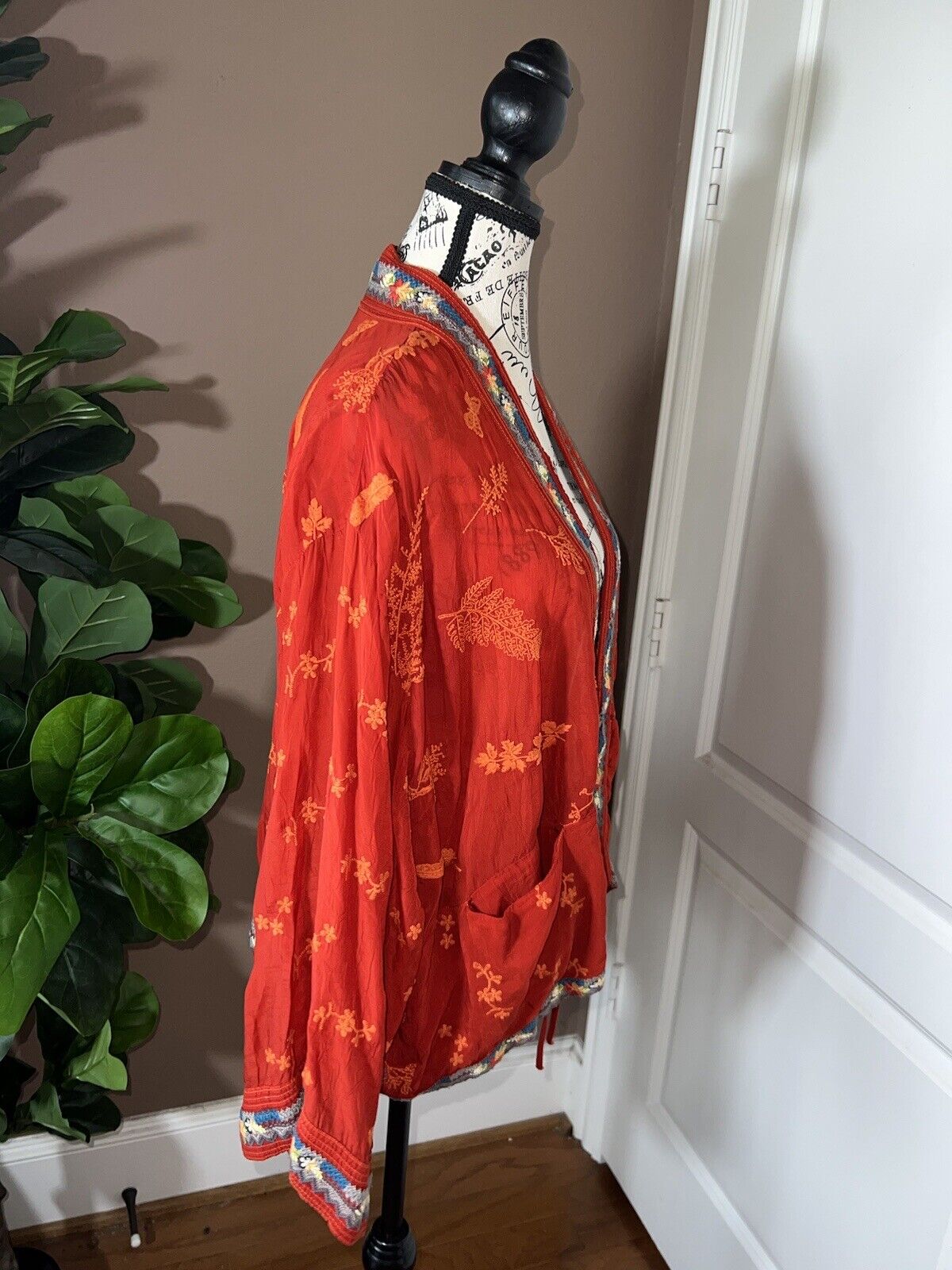 Johnny Was Orangish Red Short Kimono Sz M Medium Tunic Top Embroidered Wrap CUTE