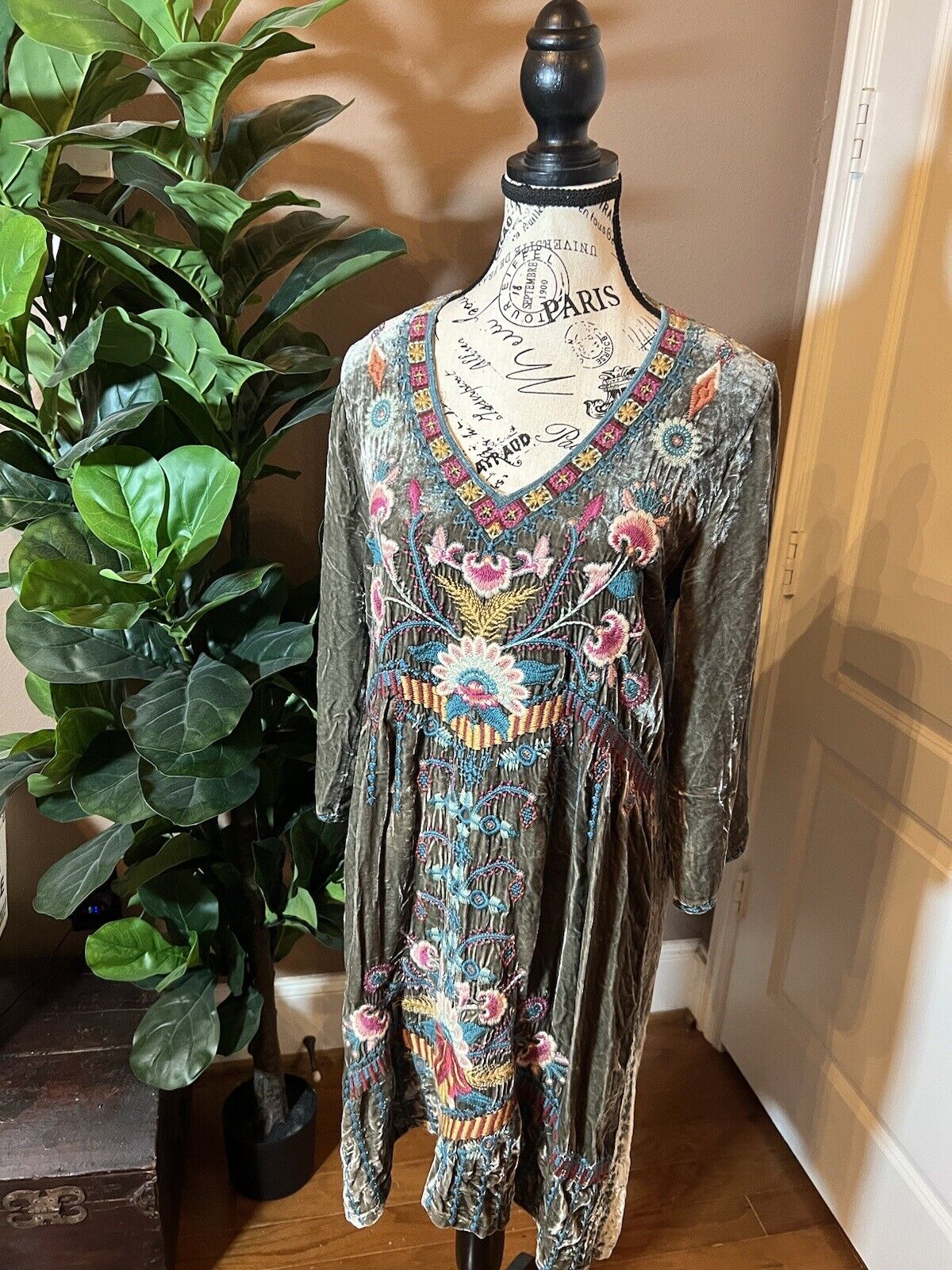 Johnny Was M Medium Grey Velvet Kimono Tunic Mini Dress STUNNING Embroidery