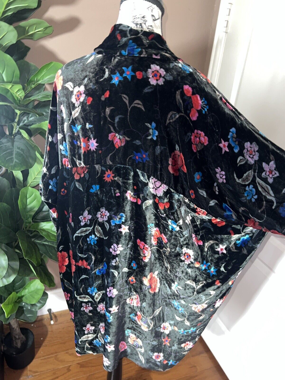 Johnny Was Black & Red Velvet Sz 3X 3XL Kimono Wrap Floral Cardigan Jacket