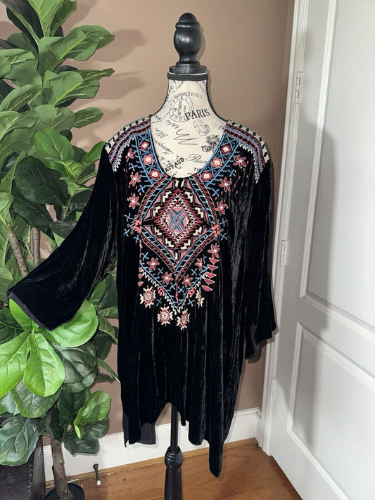 Johnny Was Sz Xl 1X 1XL Black Velvet Heavily Embroidered Tunic Top Geometric