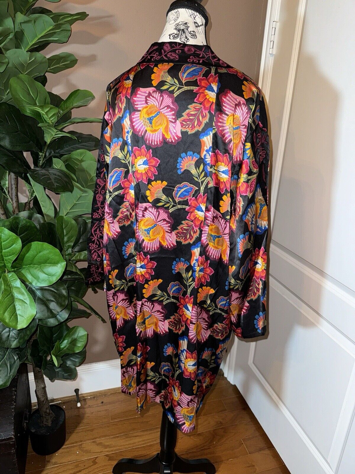 Johnny Was 100% Silk Kimono XL 1X 1XL Embroidered Jewel Tone STUNNING