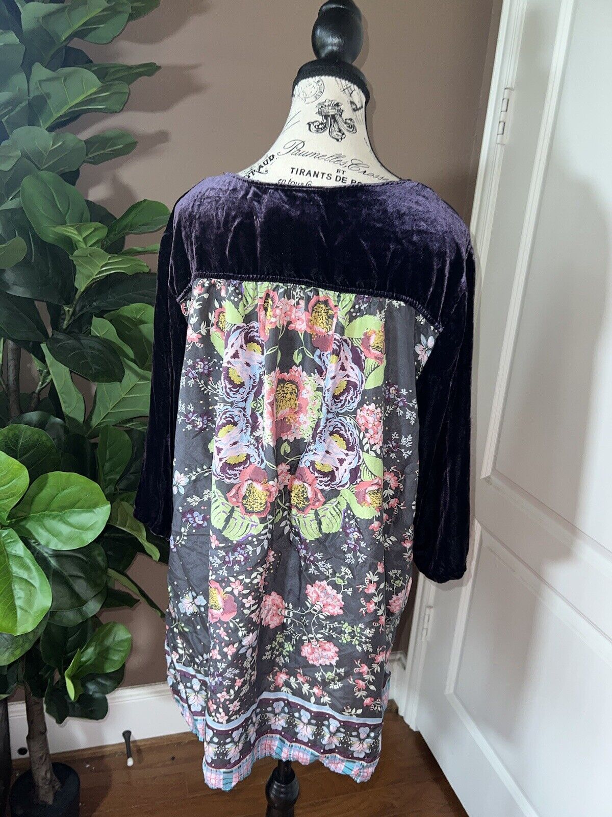 Johnny Was Sz XL Purple Velvet & 100% Silk Back Panel Tunic Top Floral