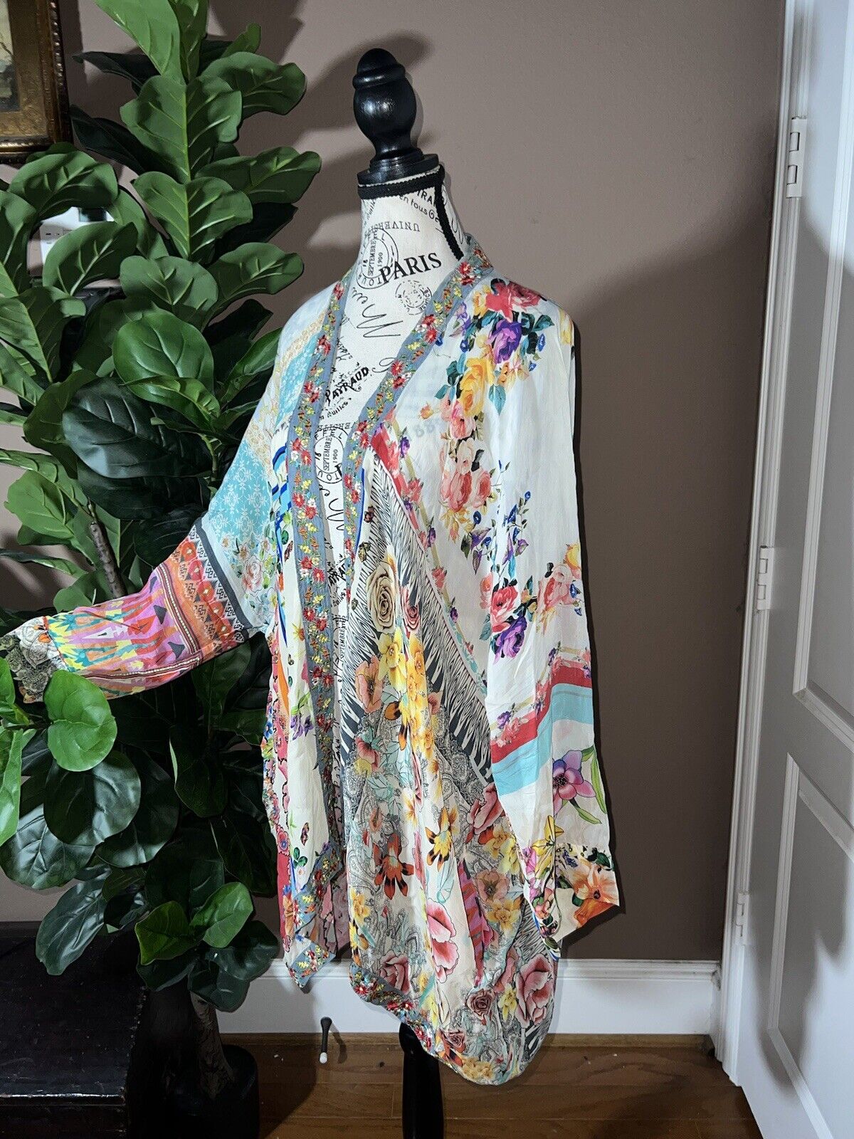 Johnny Was Sz 2X XXL Silky Kimono W/ Embroidery & Flowers Pockets