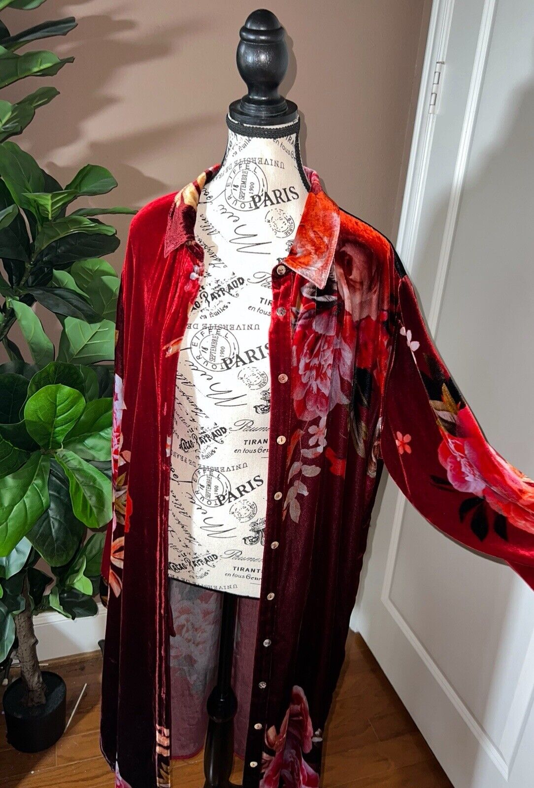 Johnny Was XL Long Velvet Kimono Button Up Shirt Dress Red & Black