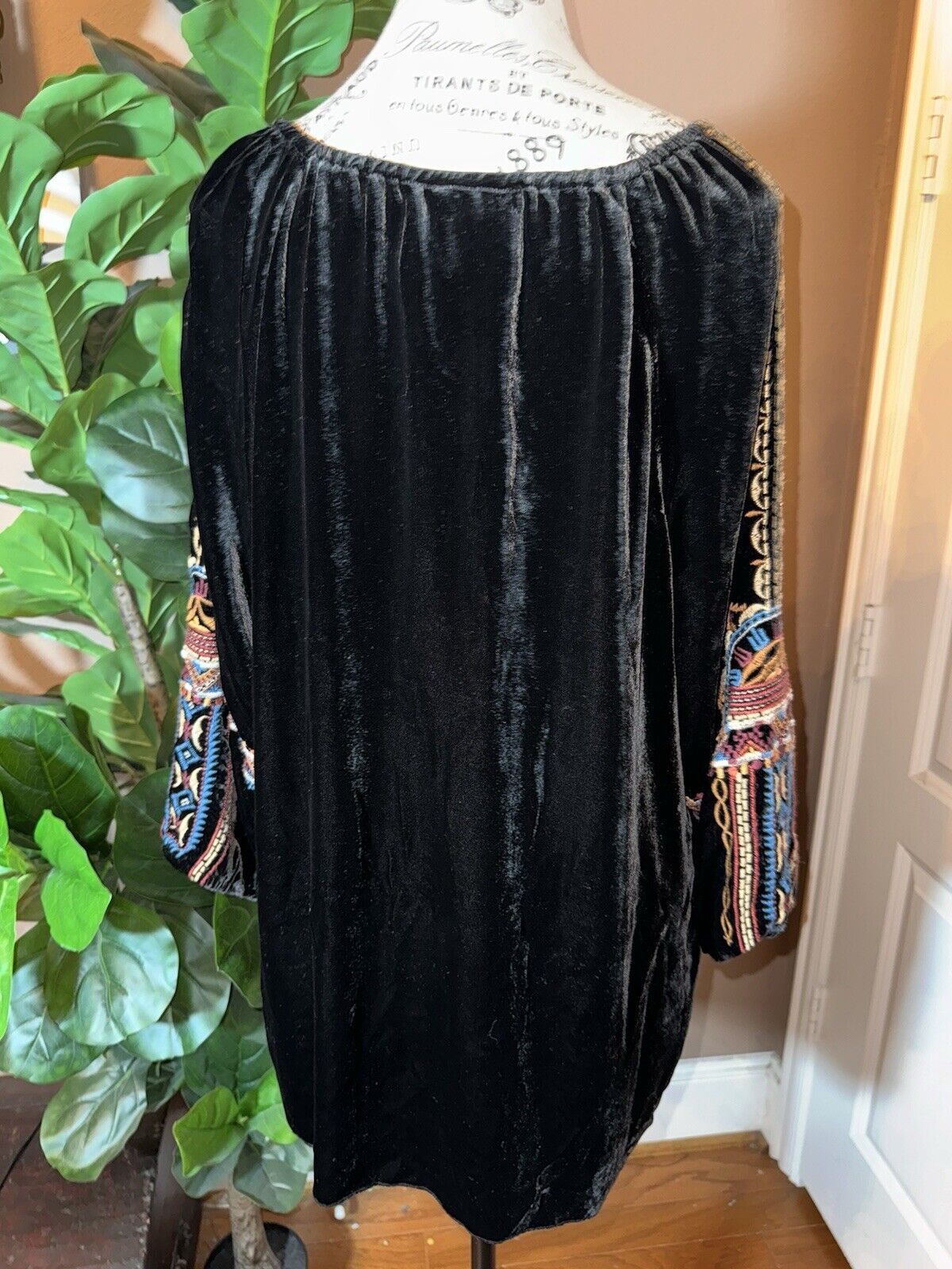 JOHNNY WAS L Large Black Velvet Embroidered Tunic Blouse Peasant Top