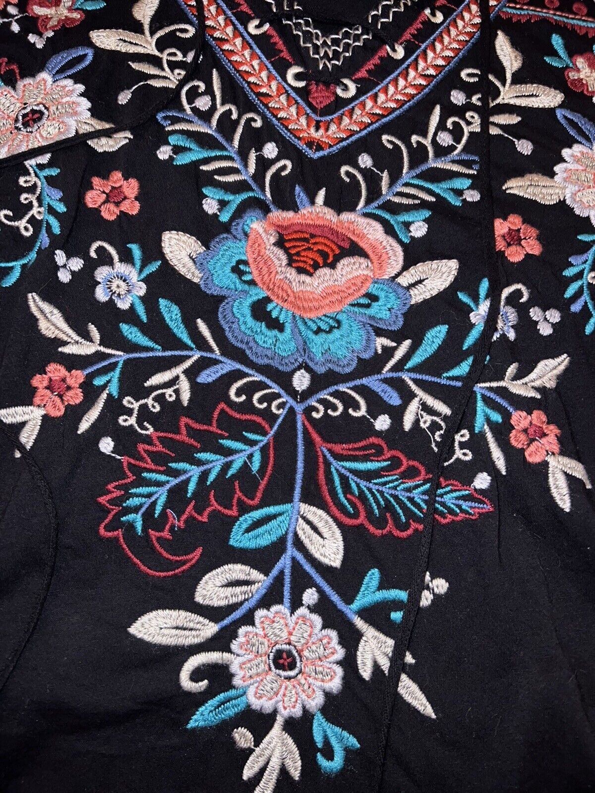 Johnny Was Beautiful Embroidered Tunic Black Peasant Top Floral Sz 1X 1XL XL