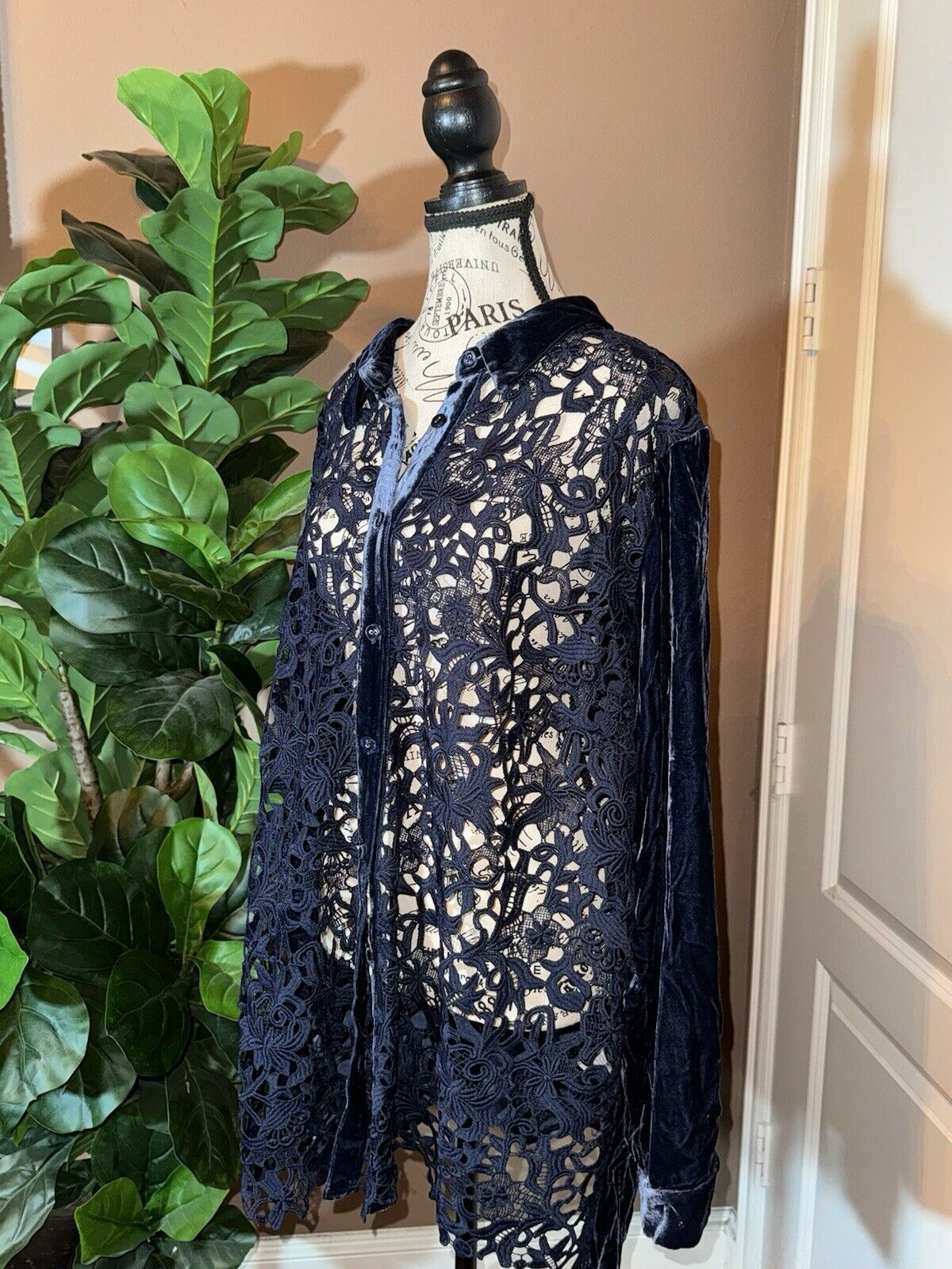 Johnny Was XL 1X Blue Velvet & Eyelet Lace Long Sleeve Button Up Top Blouse