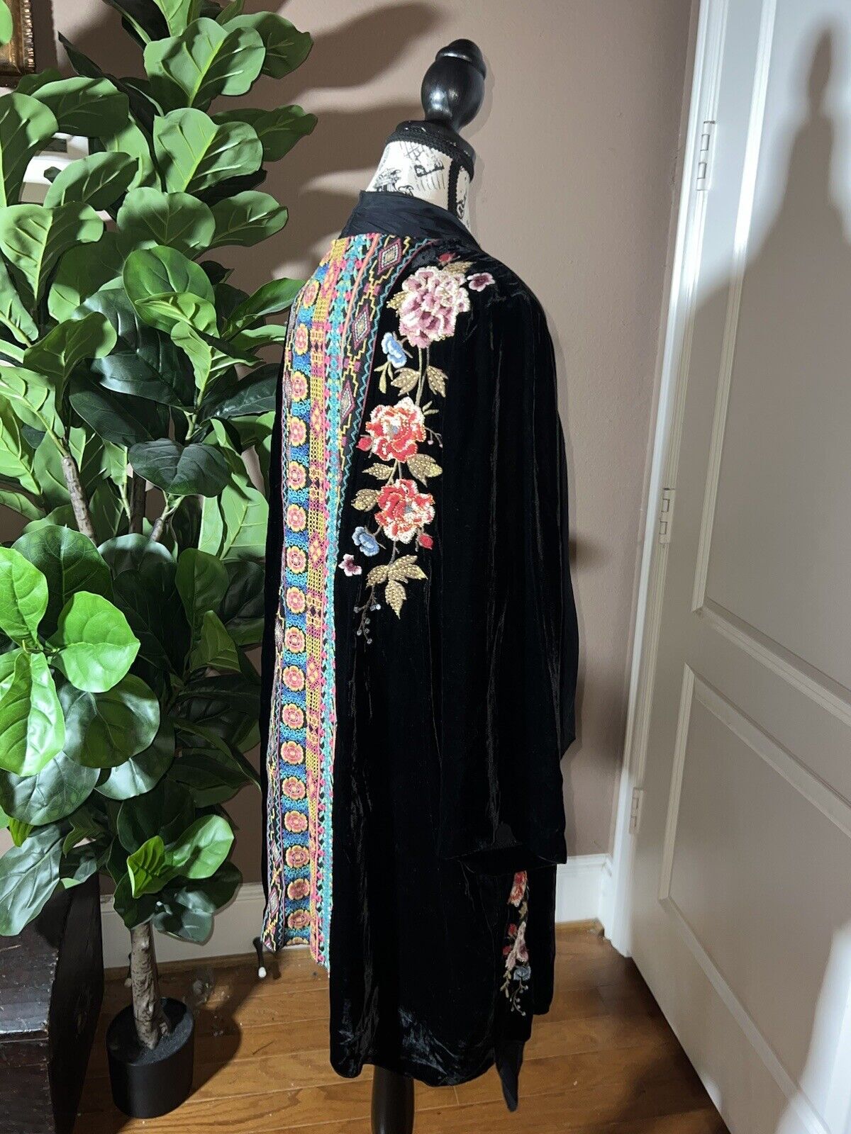 Johnny Was Black Embroidered Velvet & Silk Long Kimono Wrap Large Floral