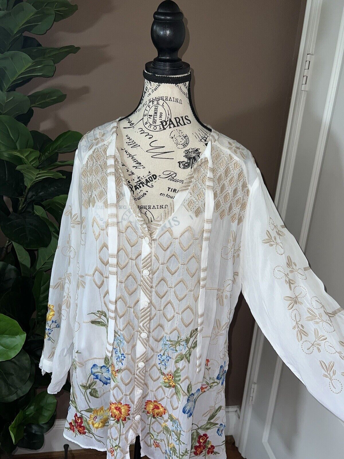 Johnny Was Beautiful Floral Embroidered White Button Up Tunic Top XL 1X