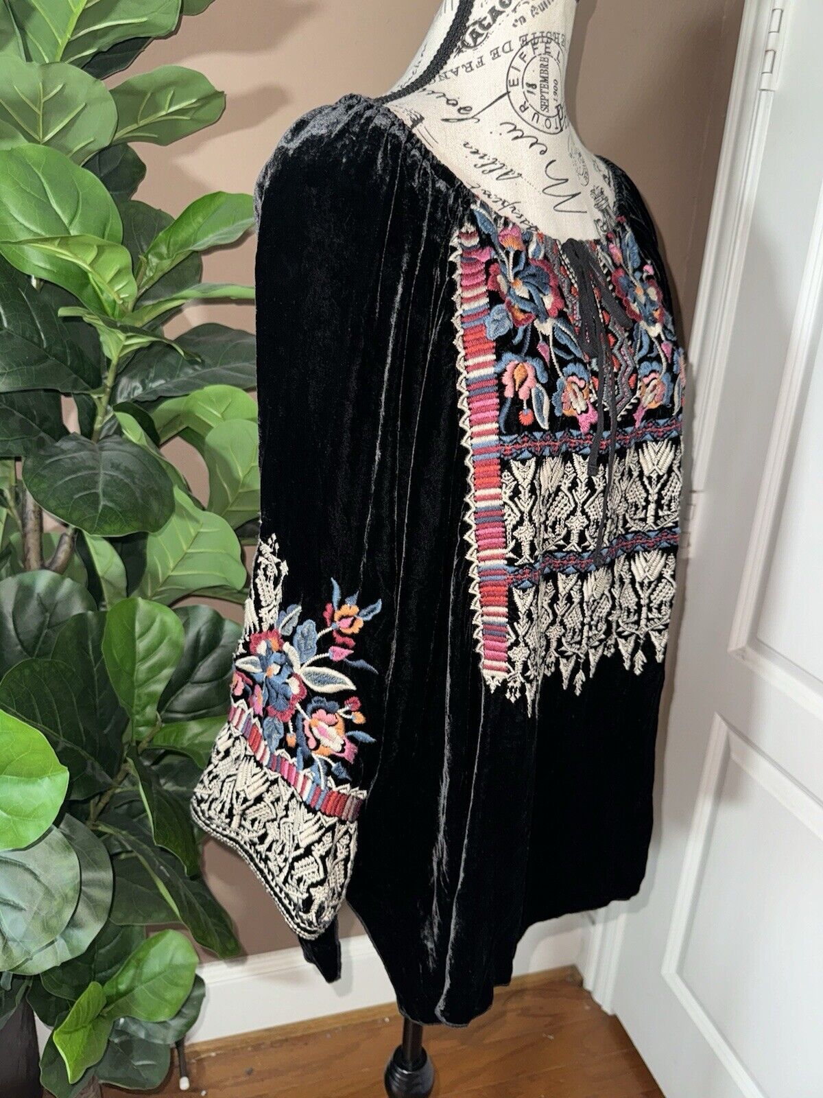 Johnny Was Black Velvet Heavily Embroidered Tunic Top XL 1X Peasant Blouse