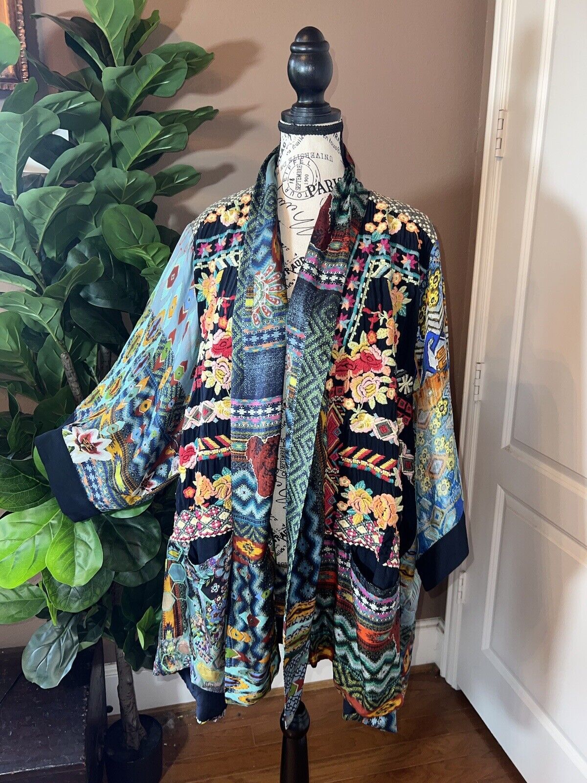 Johnny Was 100% Silk Kimono Sz XXL 2X 2XL Floral Jewel Tones W/Pockets STUNNING