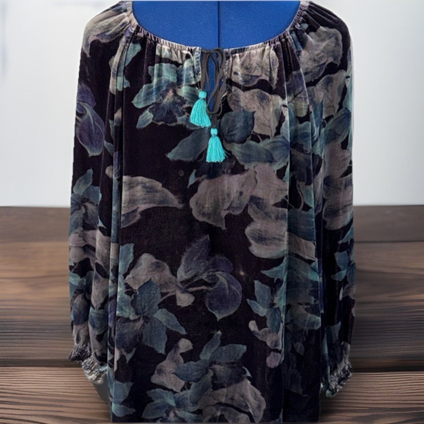 Johnny Was M Medium Blue Velvet Peasant Blouse Shirt Tunic Top BOHO Roses Johnny Was