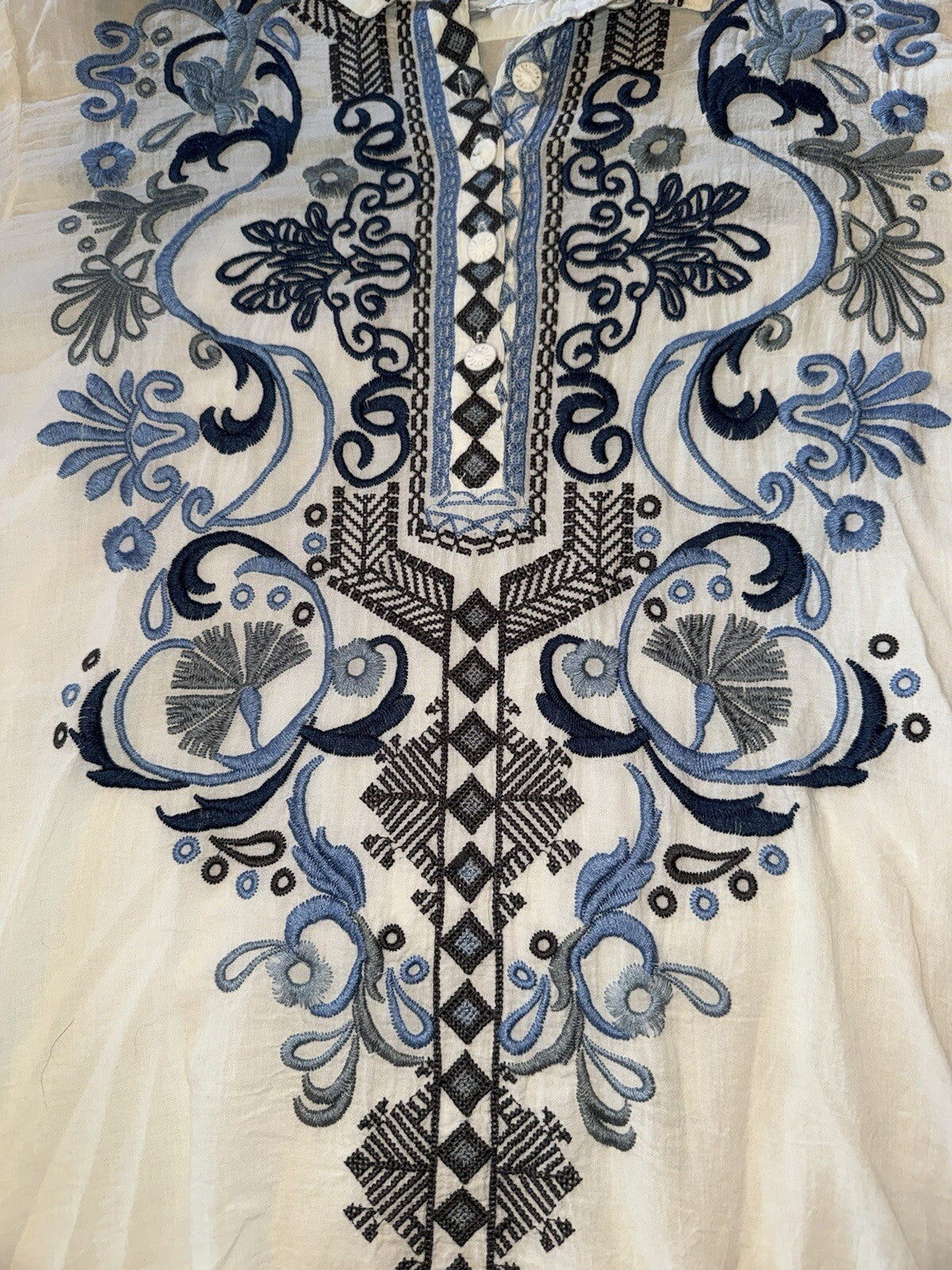 Johnny Was XL Blue & White Button Up Blouse Shirt Embroidered Floral Top Cool Johnny Was