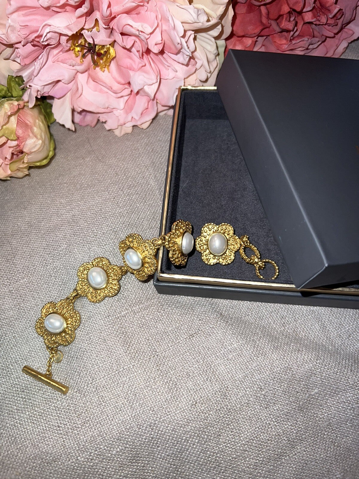 Julie Vos Pearl Colette Flower Link Toggle Bracelet 24K Gold Plated Julie Vos