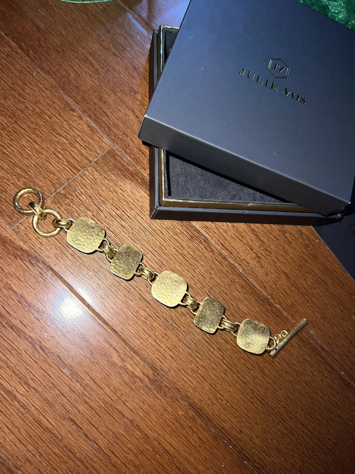 7977229