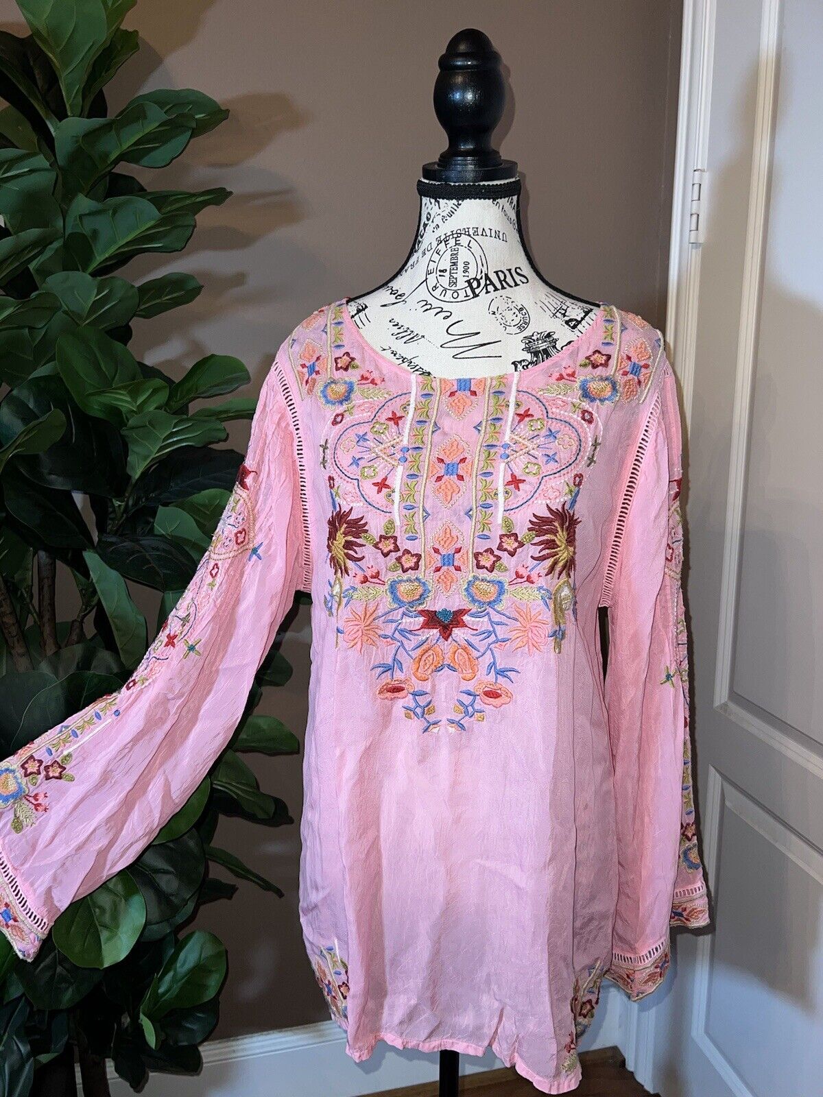 Johnny Was Silky Pink Sz L Large Tunic Top Embroidered Kimono Sleeves