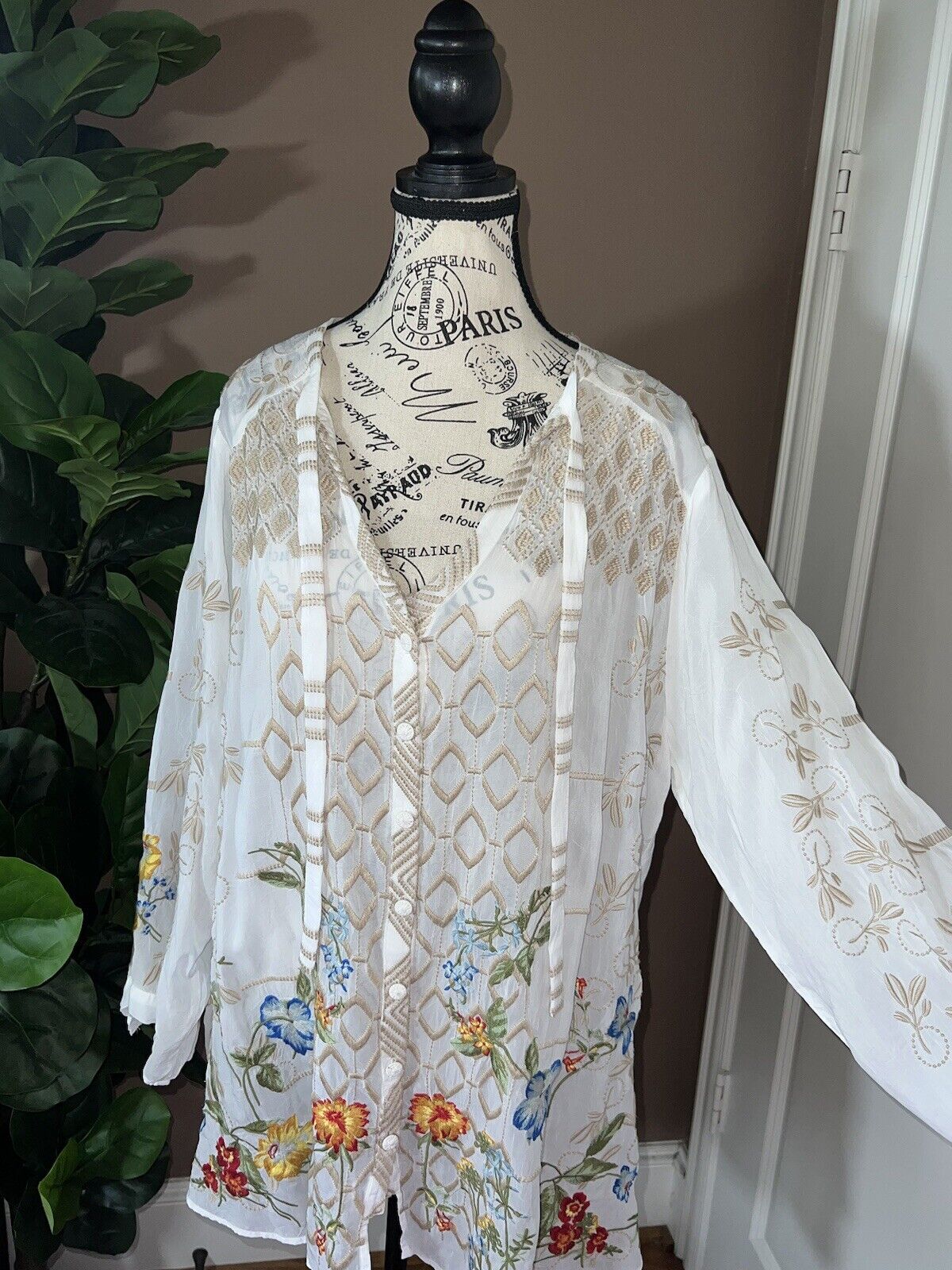 Johnny Was Beautiful Floral Embroidered White Button Up Tunic Top XL 1X