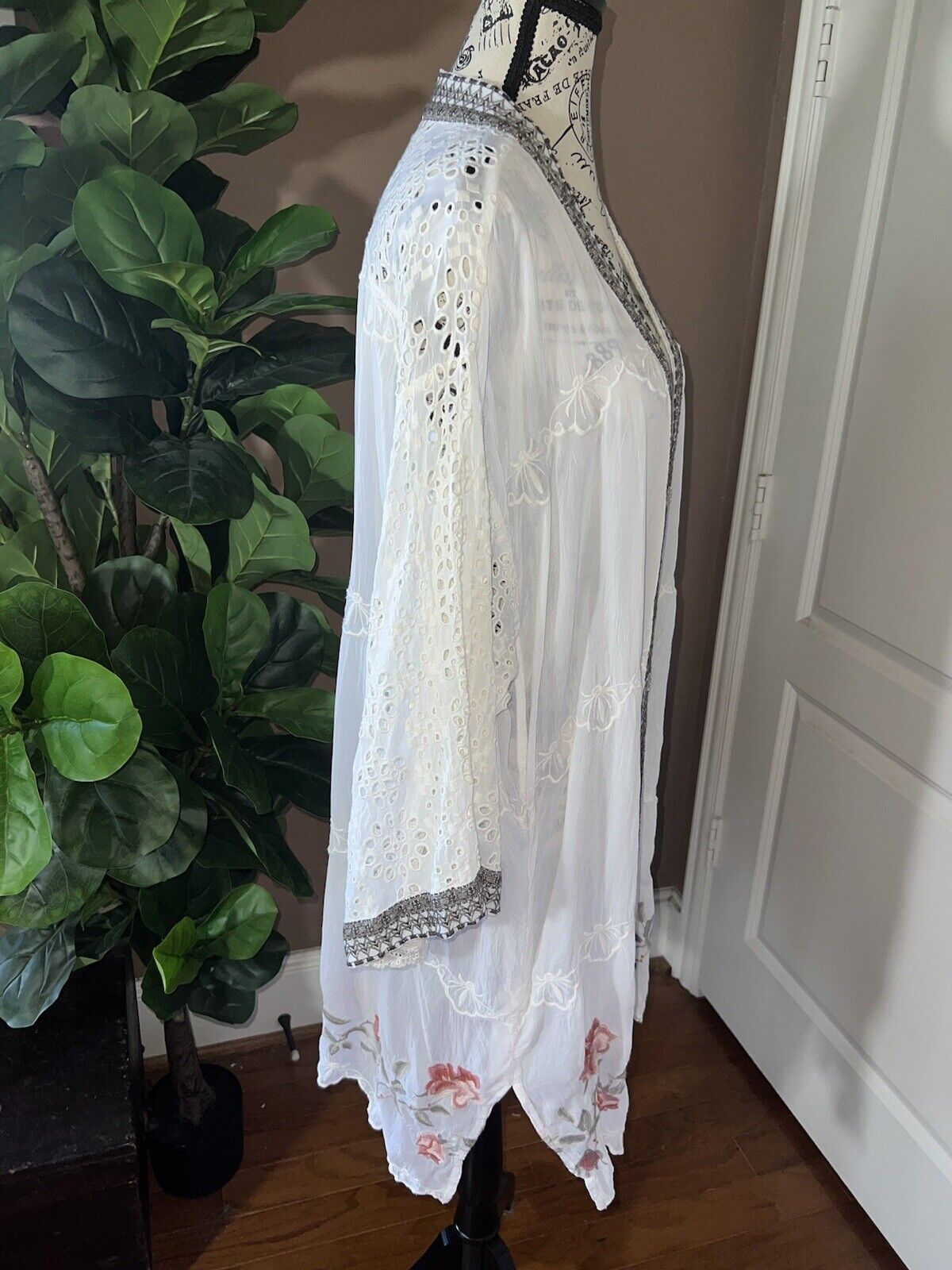 Johnny Was White Silky Long Kimono Duster Wrap Floral Embroidery XXL 2XL 2X