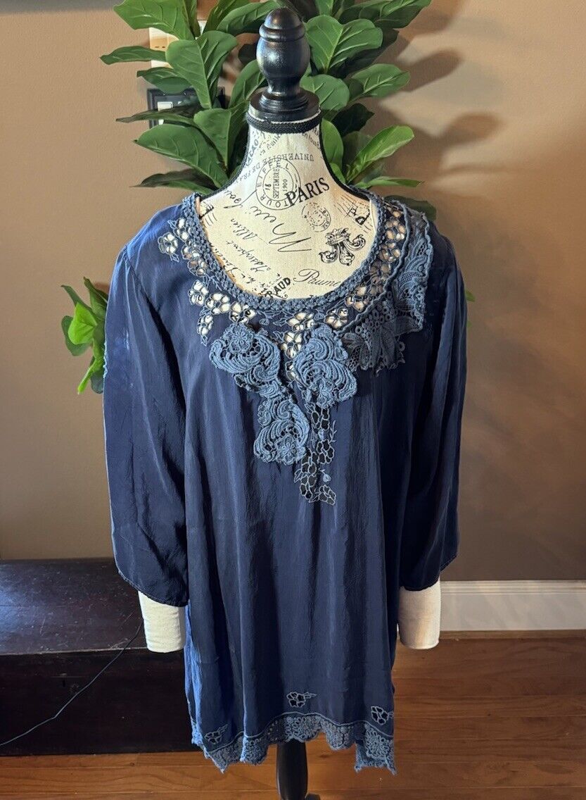 Johnny Was XL 1X Tunic Top Navy Blue Shirt Peasant Blouse Tonal Embroidery Lace