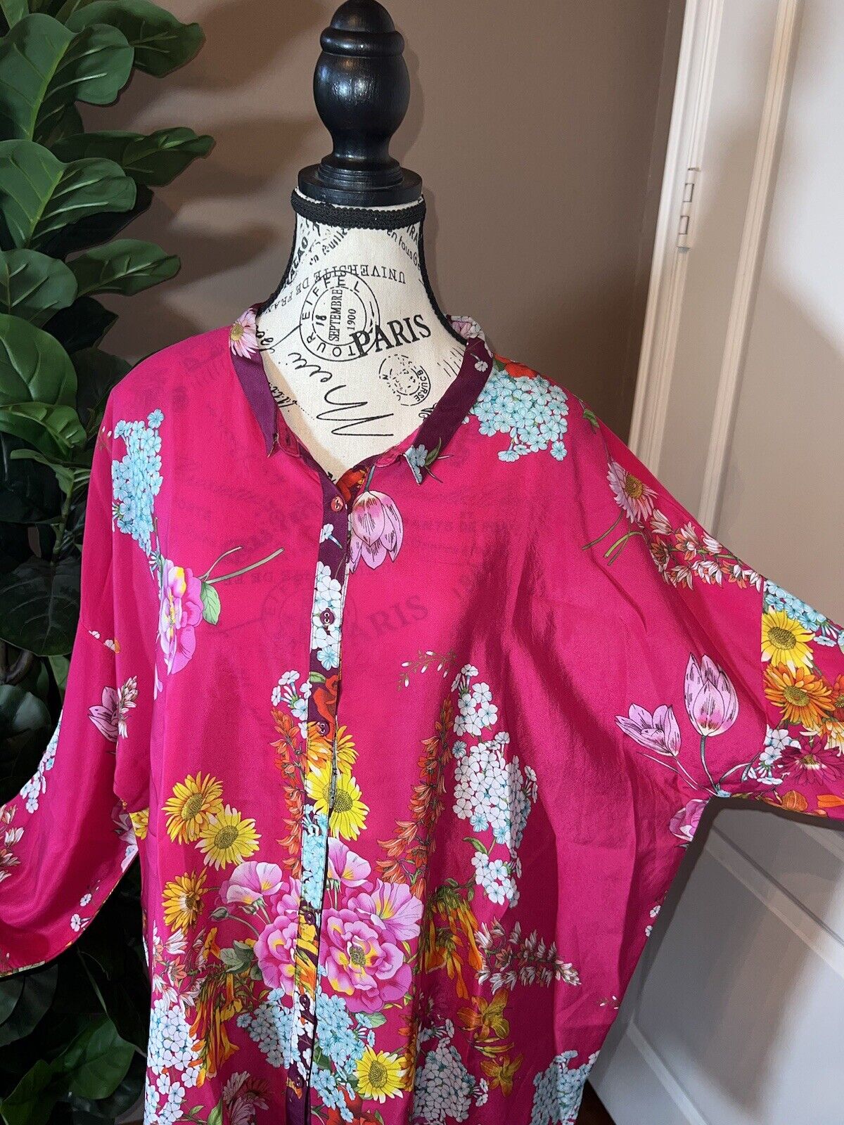 100% Silk Johnny Was Button Up Tunic Top XXL 2X Hot Barbie Pink Floral