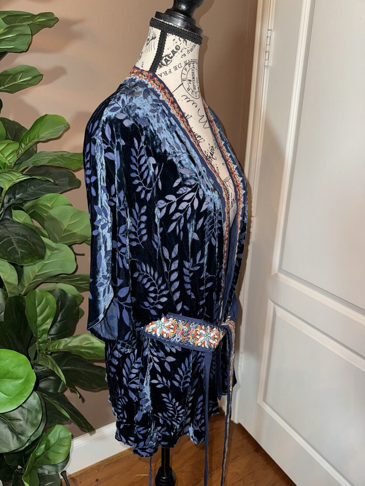 Johnny Was Blue Burnout Velvet Sz L Large Luxurious Wrap Kimono Jacket