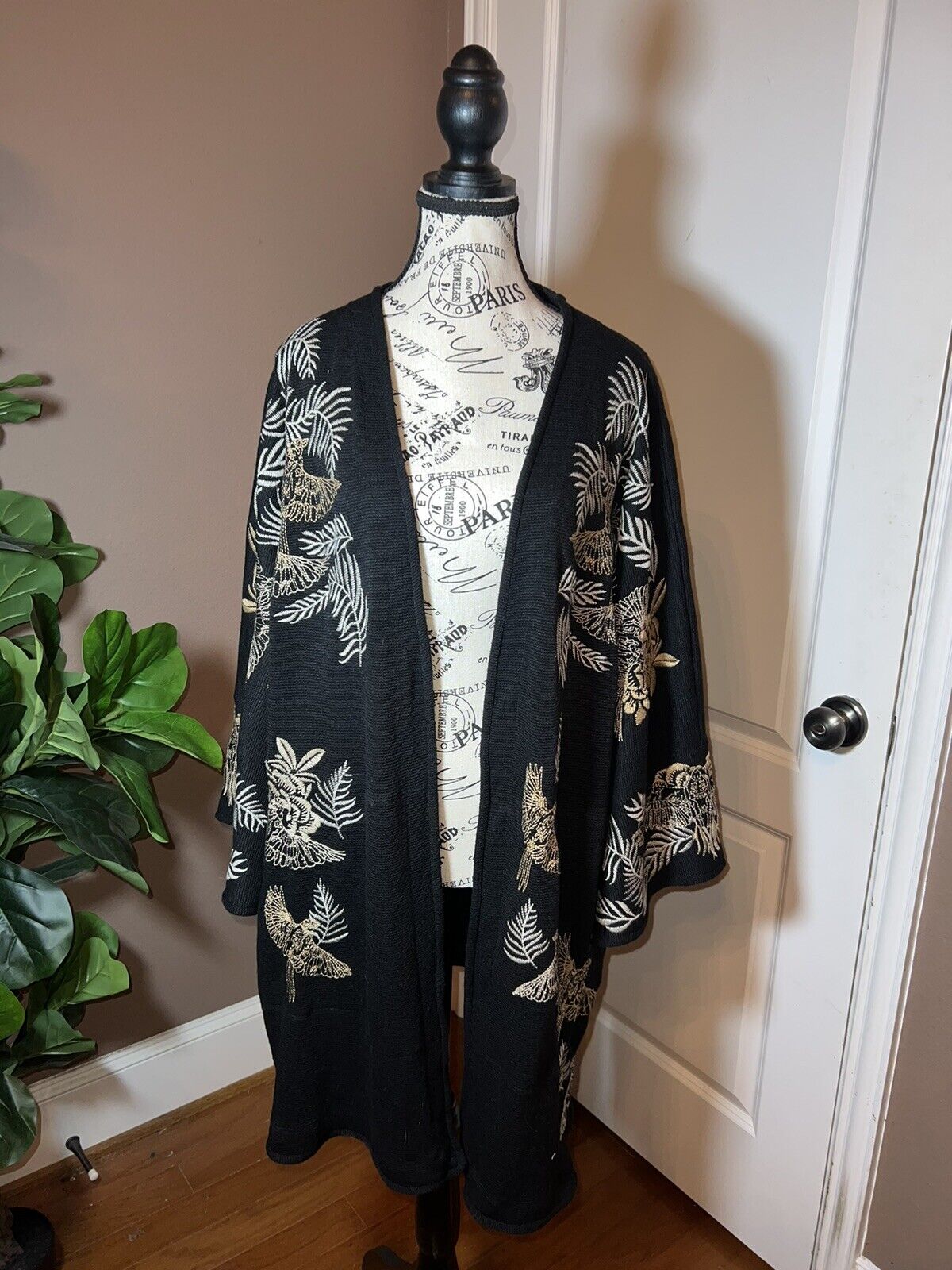 Johnny Was Black Embroidered Sweater Kimono WRAP Sz XL 1X 1XL Phoenix & Fern