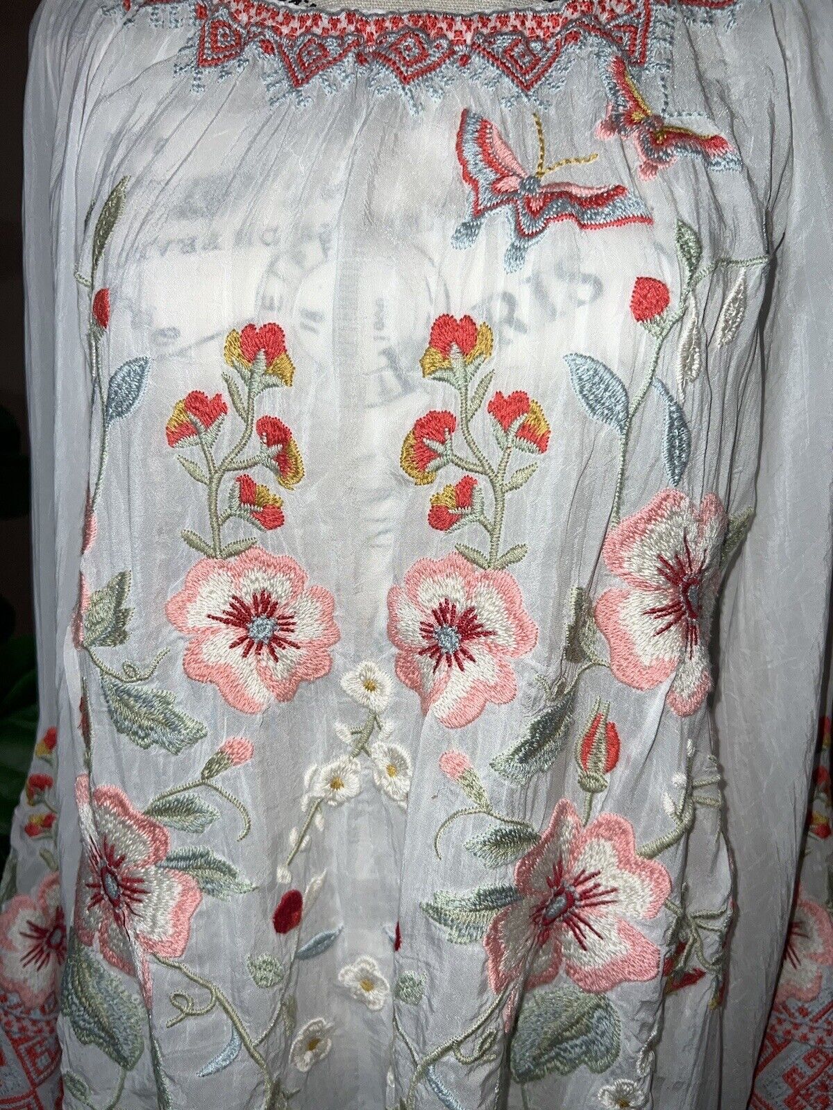 Johnny Was L Large Embroidered Silky Pink White Tunic Top Kimono Sleeves SPRING