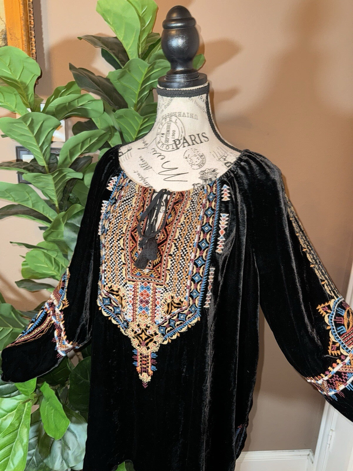JOHNNY WAS L Large Black Velvet Peasant Blouse Shirt Tunic Top Embroidered Johnny Was