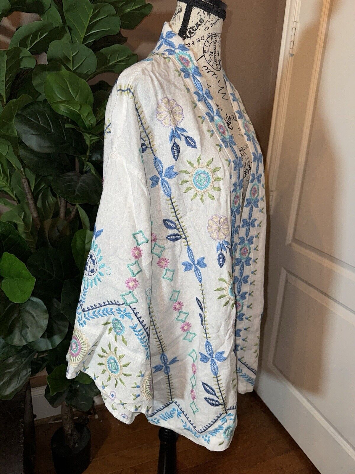 Johnny Was 3X White Linen Kimono Embroidered Blue & Pink Wrap Jacket