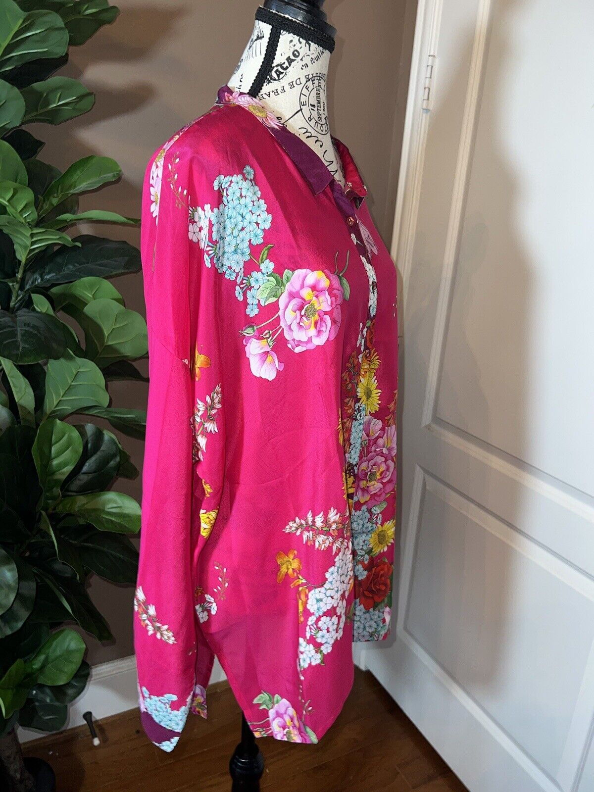 100% Silk Johnny Was Button Up Tunic Top XXL 2X Hot Barbie Pink Floral