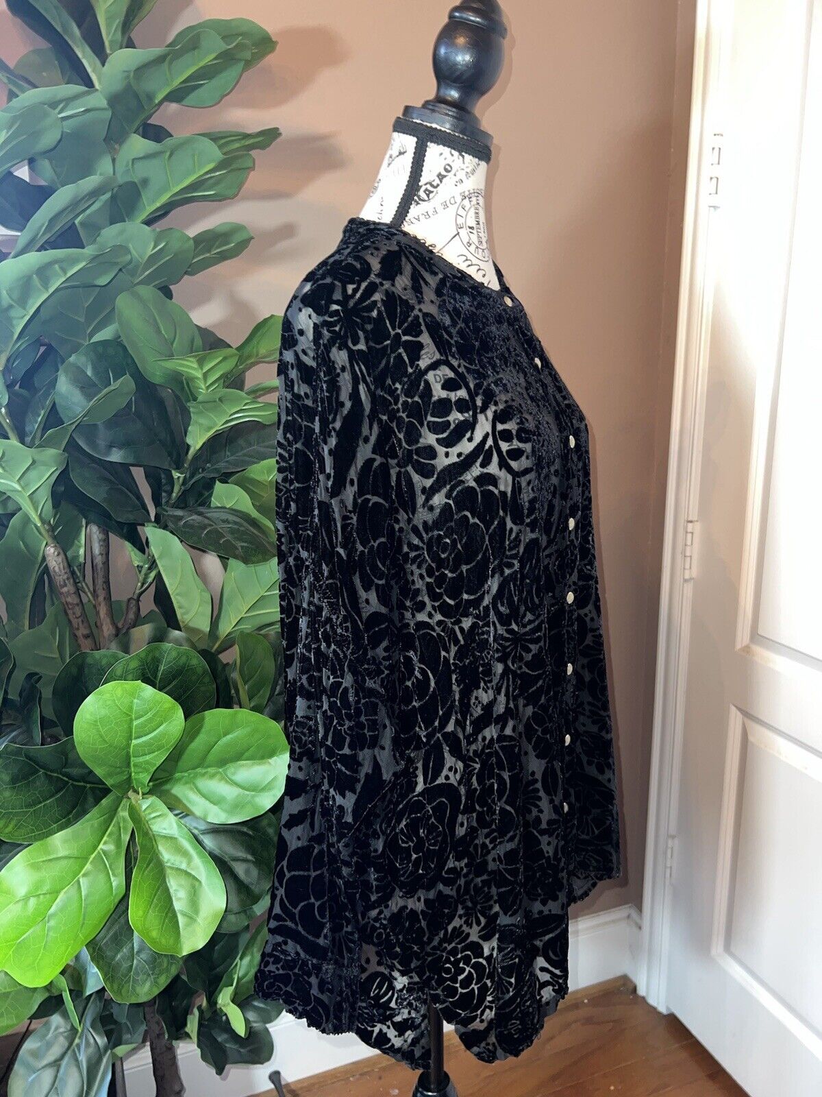 Johnny Was Black Burnout Silk & Velvet Button Up Tunic Top XL Extra Large CLASSY