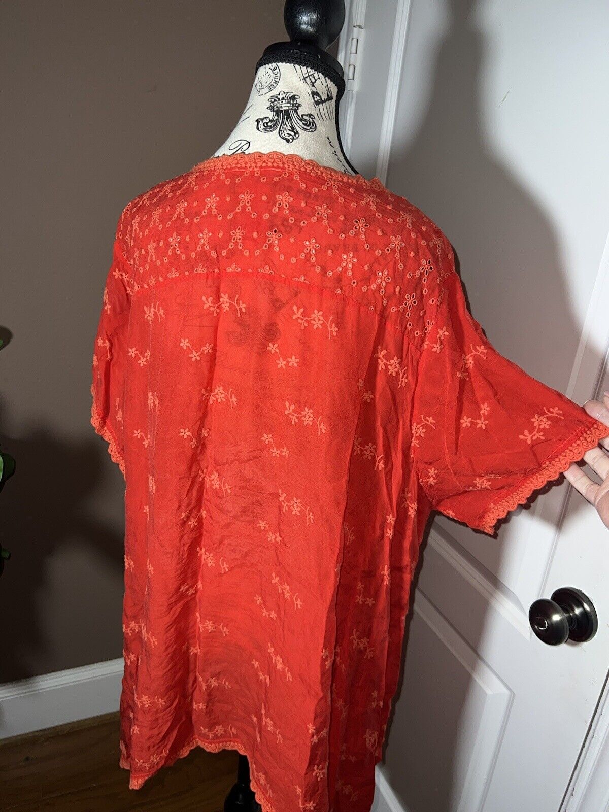 Johnny Was Orangey Red Silky Embroidery & Eyelet Tonal Tunic Kimono Sz 1X 1XL XL