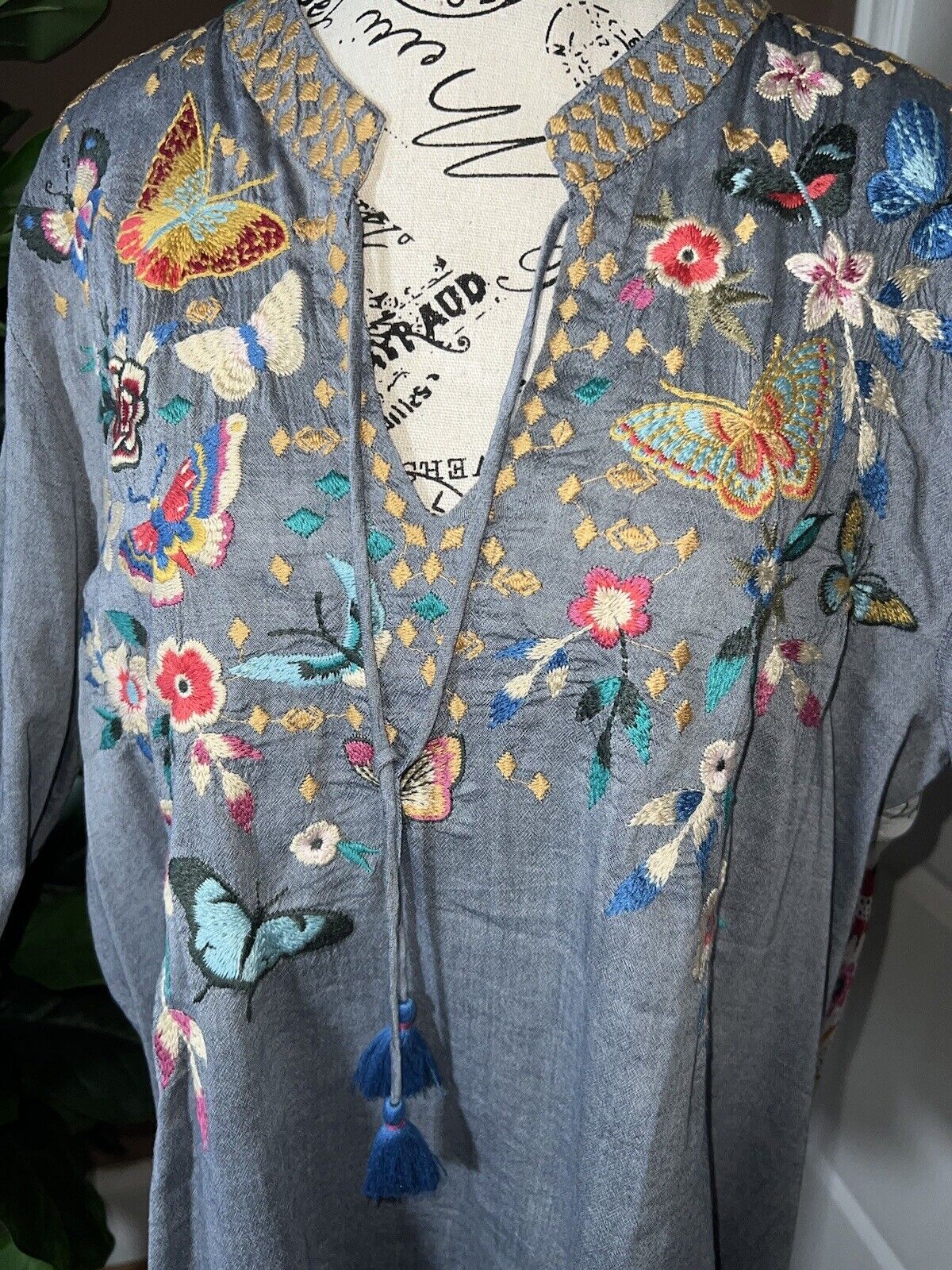 Johnny Was Large L Chambray Blue Embroidered & Silk Back Tunic Top BUTTERFLY