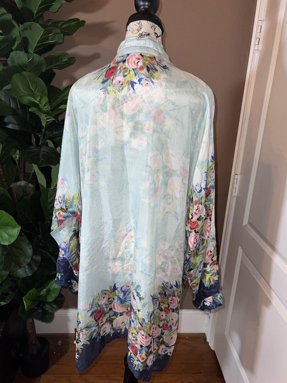 Johnny Was 100% Silk Long Sleeve Tunic Top Button Up Blouse Sz XL 1X 1XL