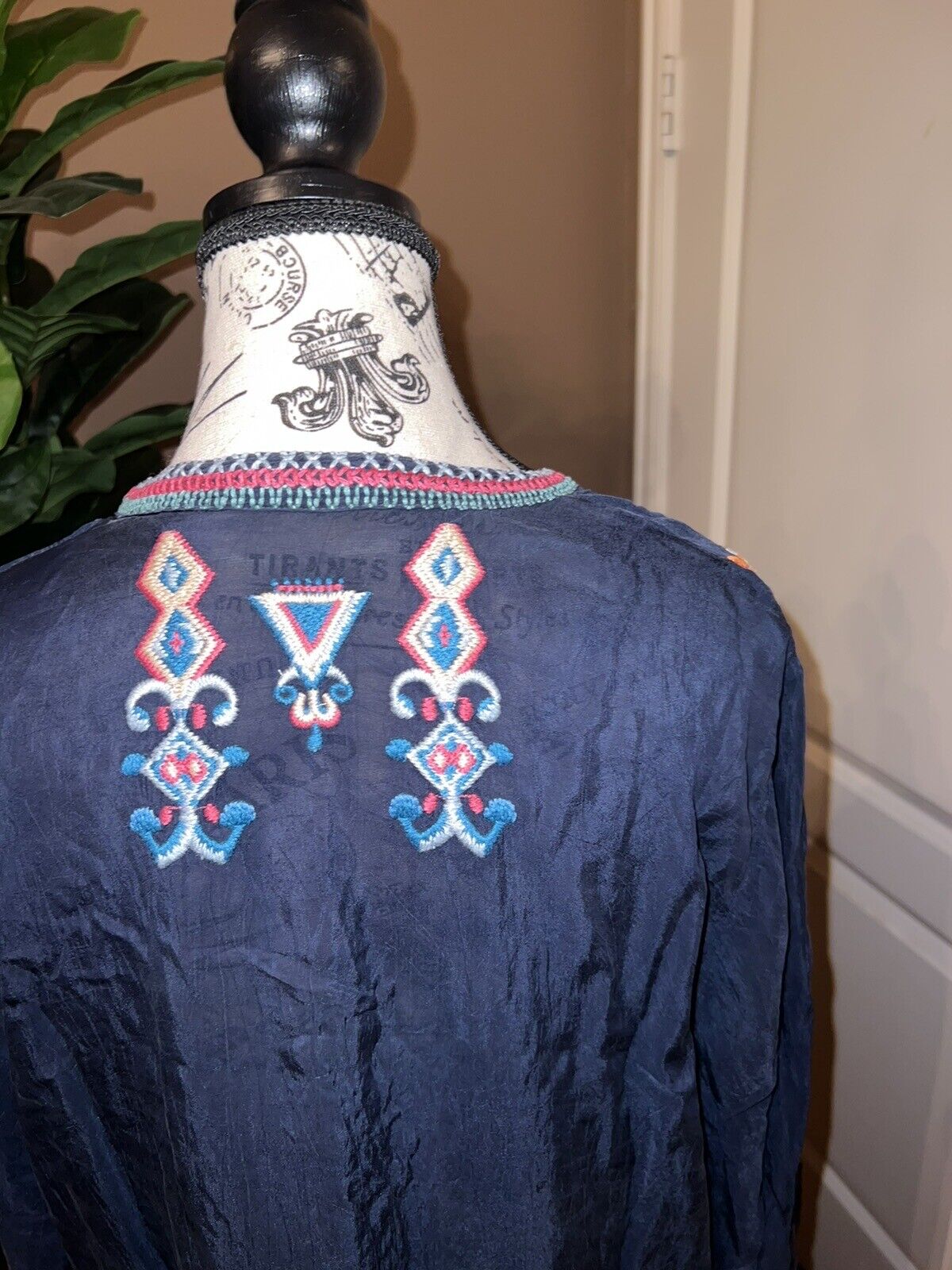 Johnny Was Sz XL Heavily Embroidered Silky Navy Tunic Top Kimono Sleeve