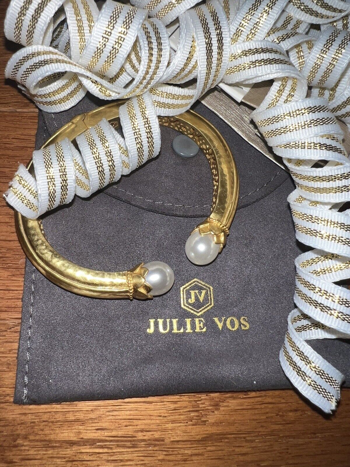 NEW Julie Vos Pearl & 24k Gold Plate Hinged Bangle Cuff Bracelet NWOT Classic