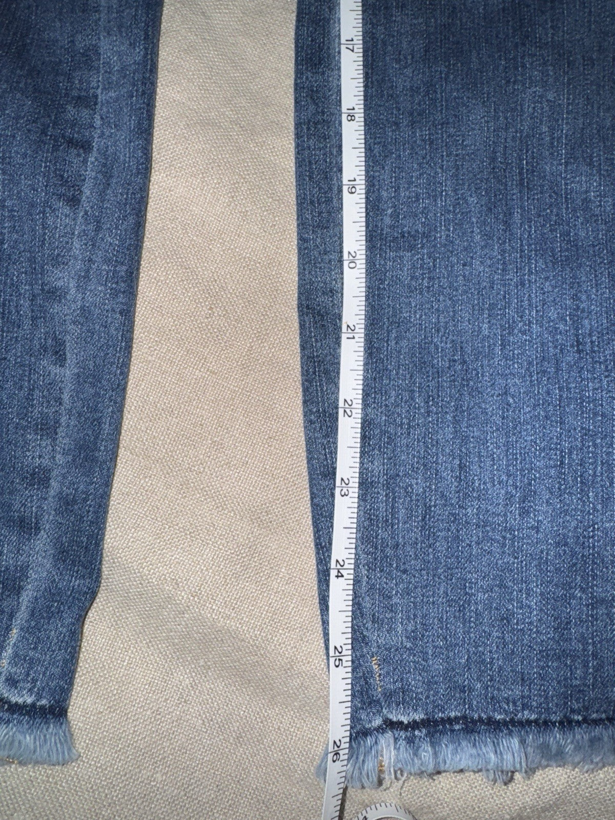 Johnny Was Sz 32 Cropped Skinny Jeans Washed Blue Embroidered Trim Down Leg Johnny Was