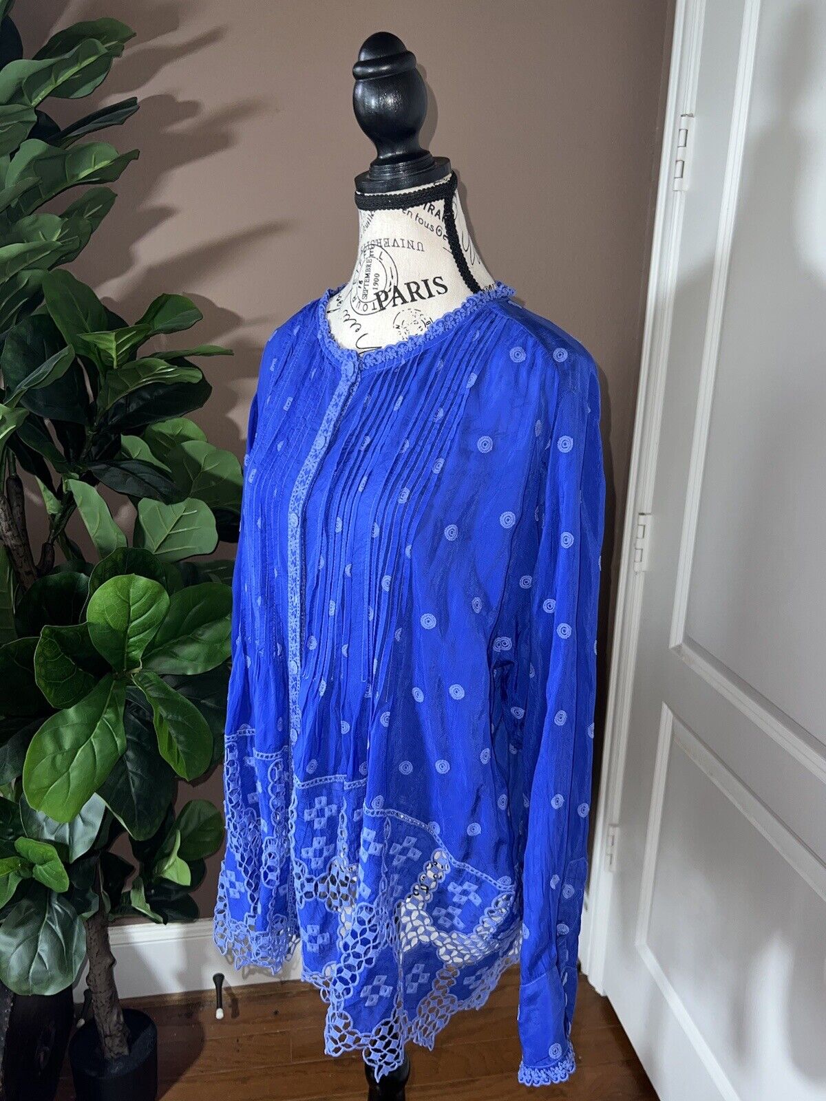 Johnny Was Sz XL Silky Cobalt Blue Tunic Top Embroidered Eyelet Lace Summer