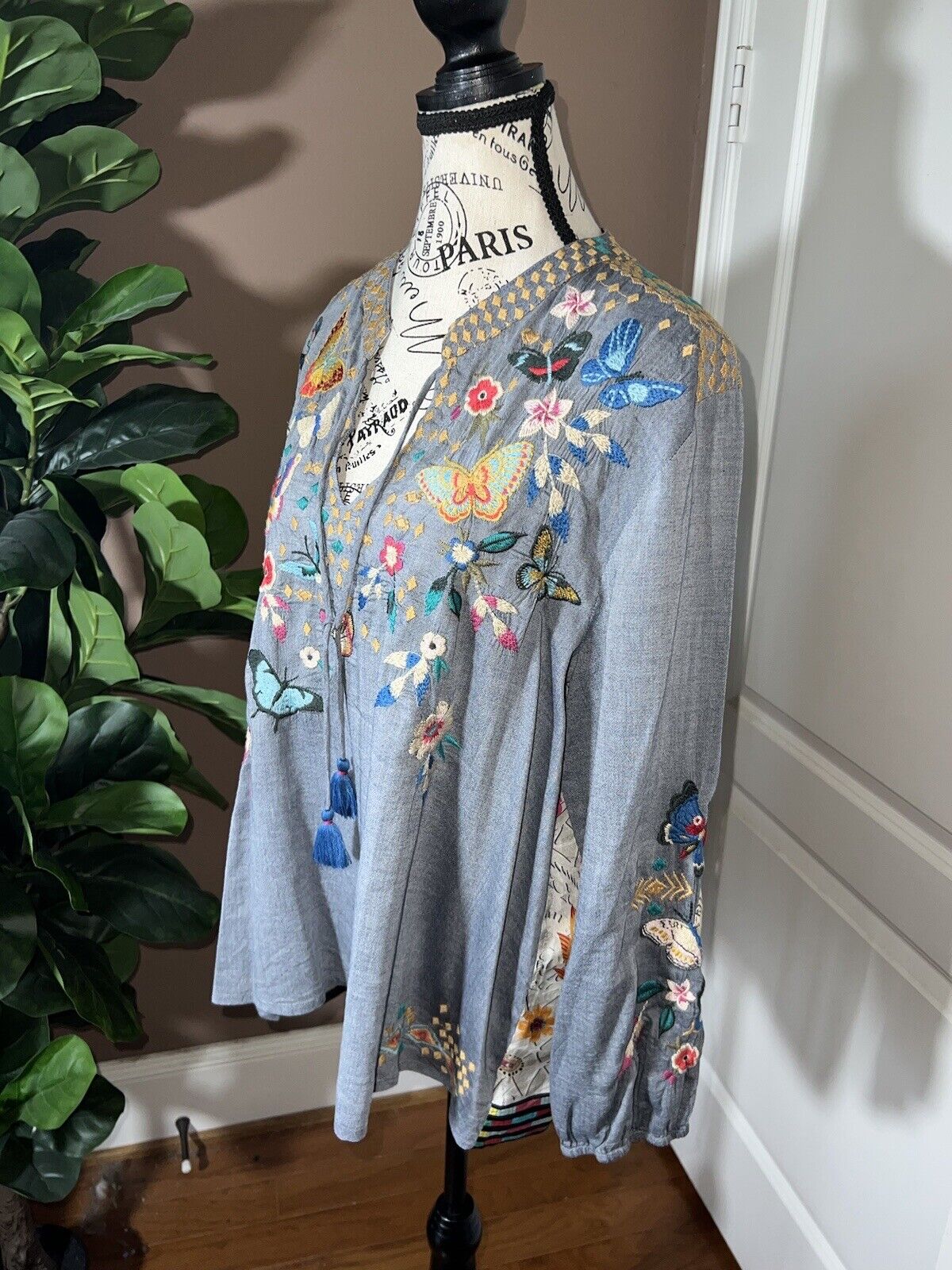 Johnny Was Large L Chambray Blue Embroidered & Silk Back Tunic Top BUTTERFLY