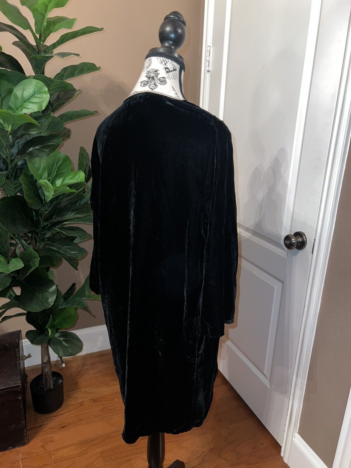 Johnny Was Black Velvet Heavily Embroidered Tunic Top Long Sleeve 1X XL