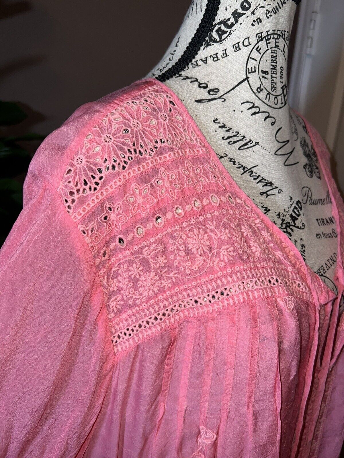 Johnny Was Embroidered Silky Tunic Top Pink Eyelet Lace 2X 2XL XXL Beautiful