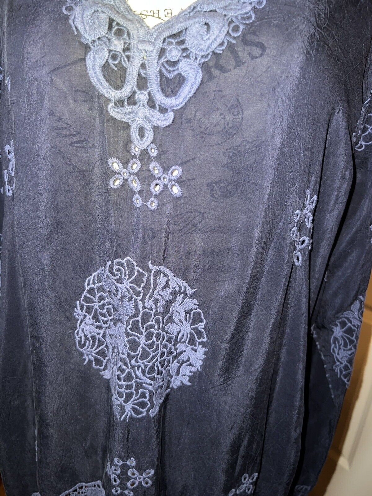 Johnny Was Sz M Medium Heavily Embroidered Silky Tunic Top Kimono Sleeve Navy