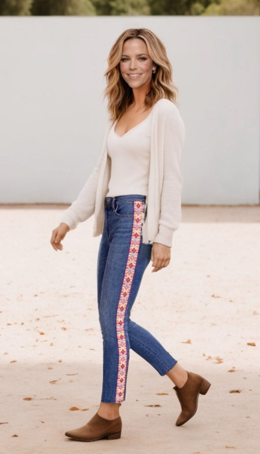 Johnny Was Sz 32 Cropped Skinny Jeans Washed Blue Embroidered Trim Down Leg Johnny Was