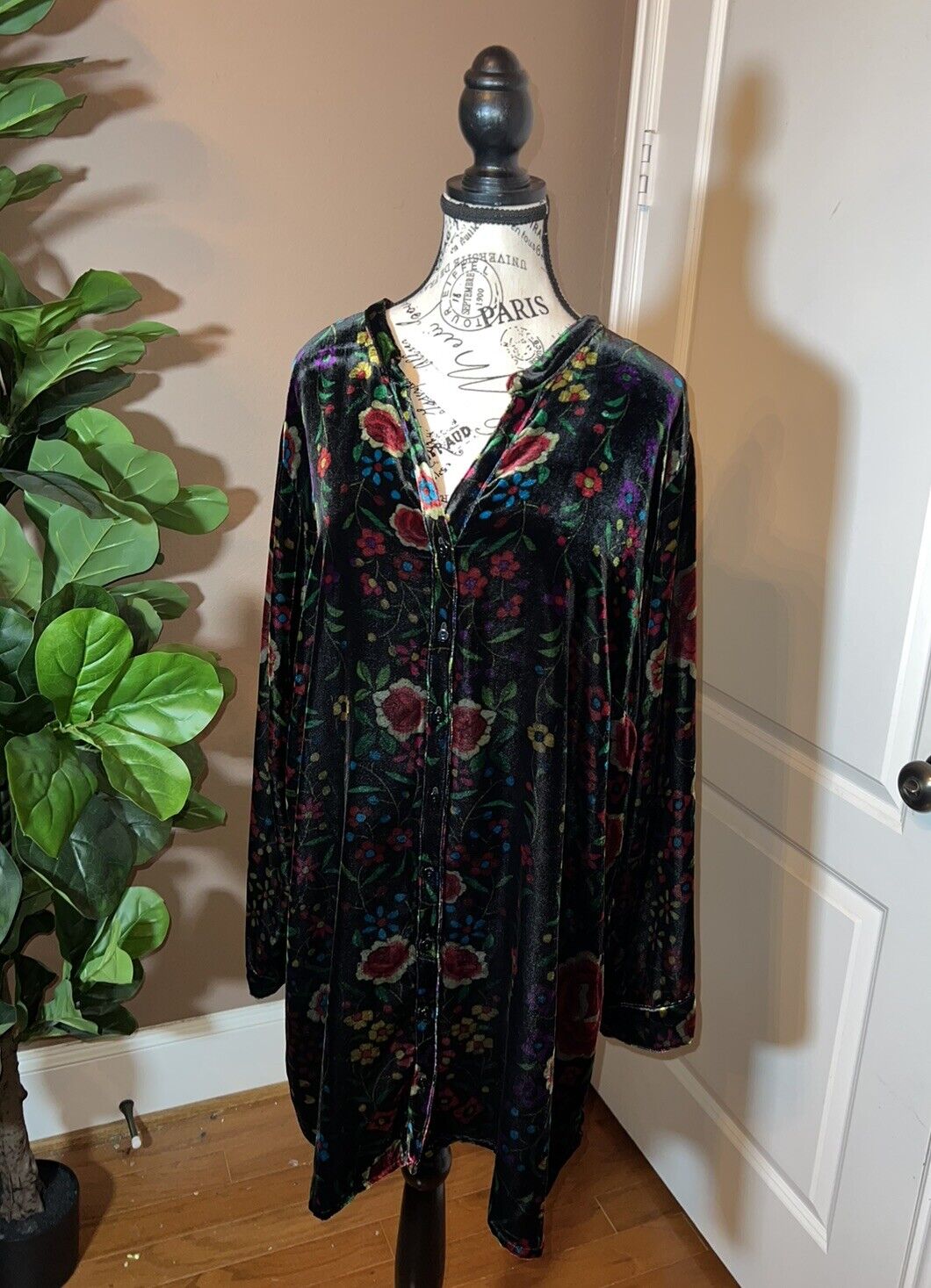 Johnny Was Sz 3X 3XL Velvet Floral Long Sleeve Button Up Top or Kimono