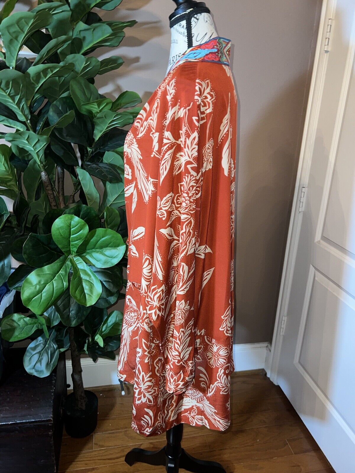 New Johnny Was 100% Silk Kimono XL 1X Embroidered Cinnamon Red W Pockets