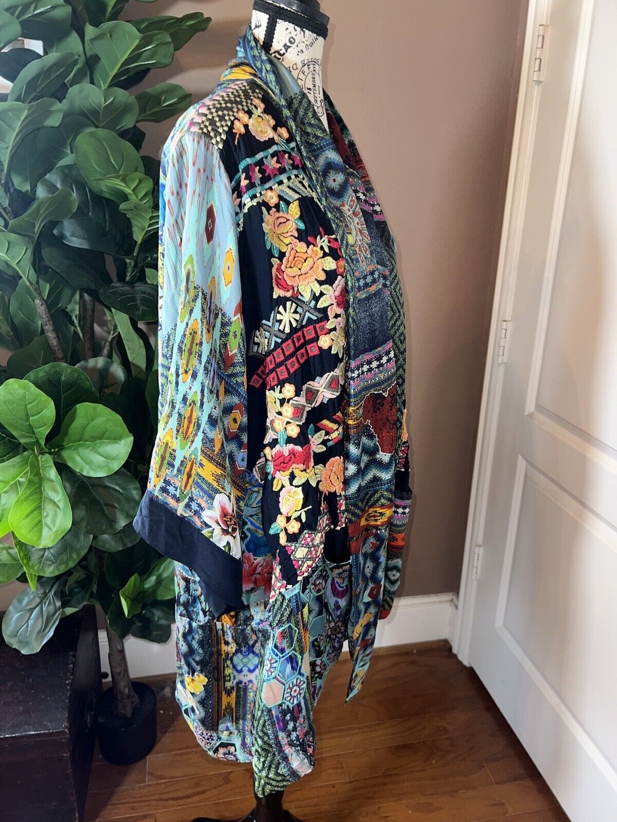 Johnny Was 100% Silk Kimono Sz XXL 2X 2XL Floral Jewel Tones W/Pockets STUNNING