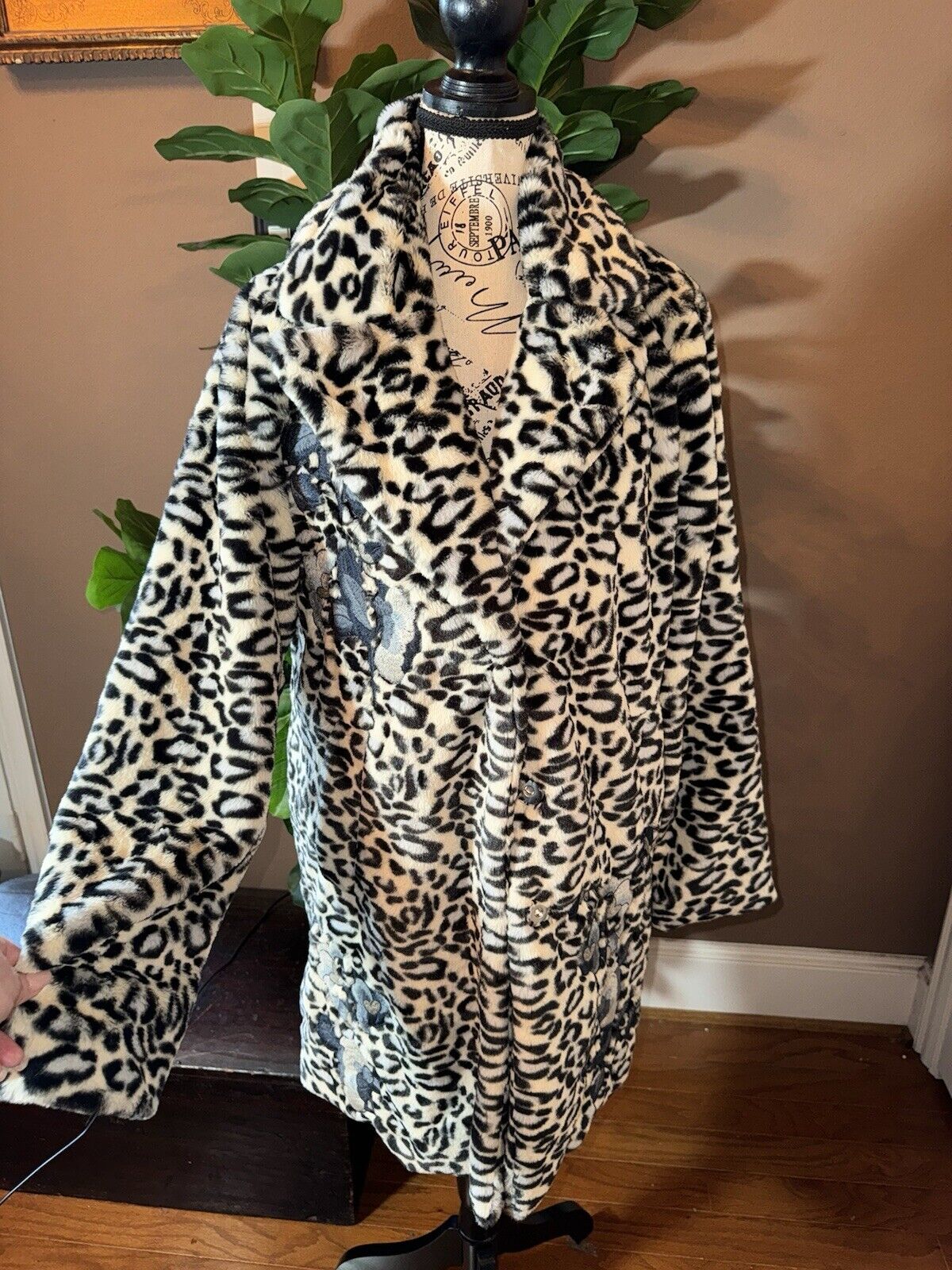 Johnny Was S Soft Blue & White Leopard Faux Fur Coat Jacket Wrap Silk Lining