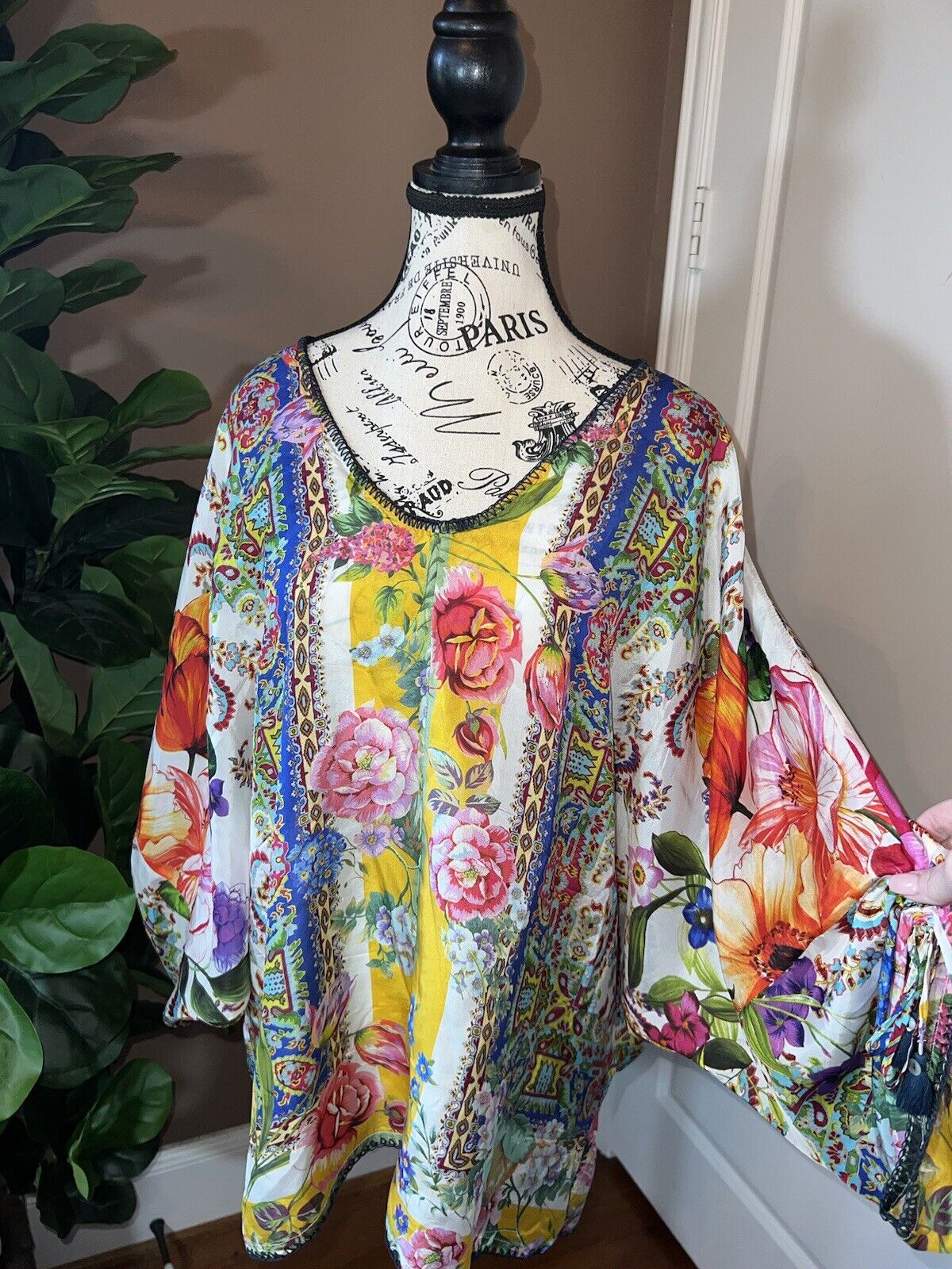 Johnny Was 100% Silk Tunic Top Embroidered Hem Butterfly L Large Floral