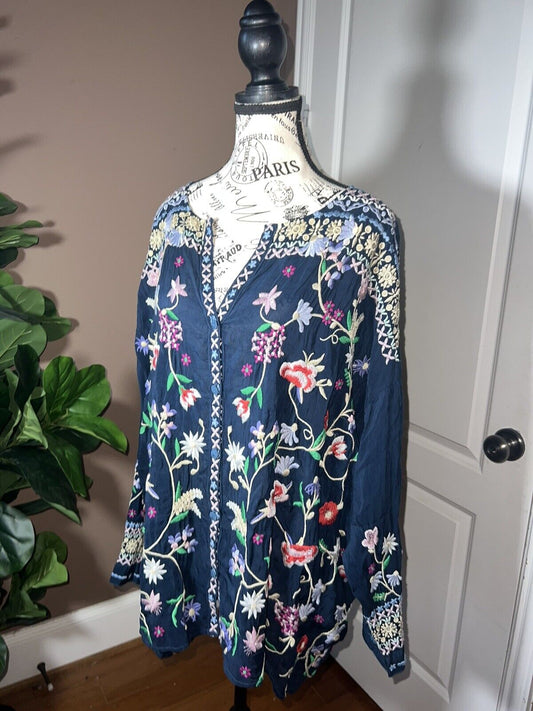 Johnny Was Sz 1X 1XL Silky Floral Tunic Top Embroidered With Beautiful Flowers